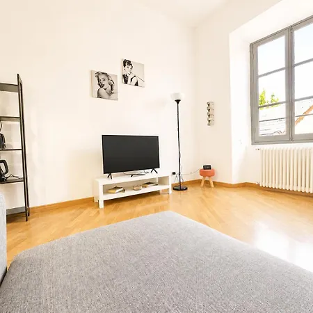 Loft A 5 Min Da Mare & Stazione Διαμέρισμα *